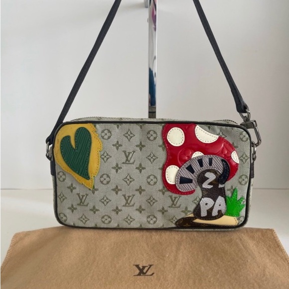 LOUIS VUITTON CONTE DE FEES MINI LIL POCHETTE “FAIRY TALE” - Picture 3 of 16